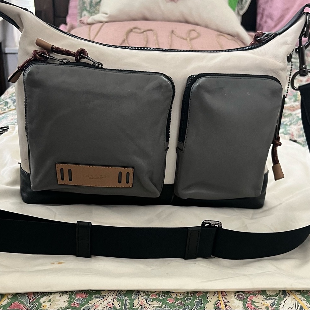 Authentic Coach messenger crossbody